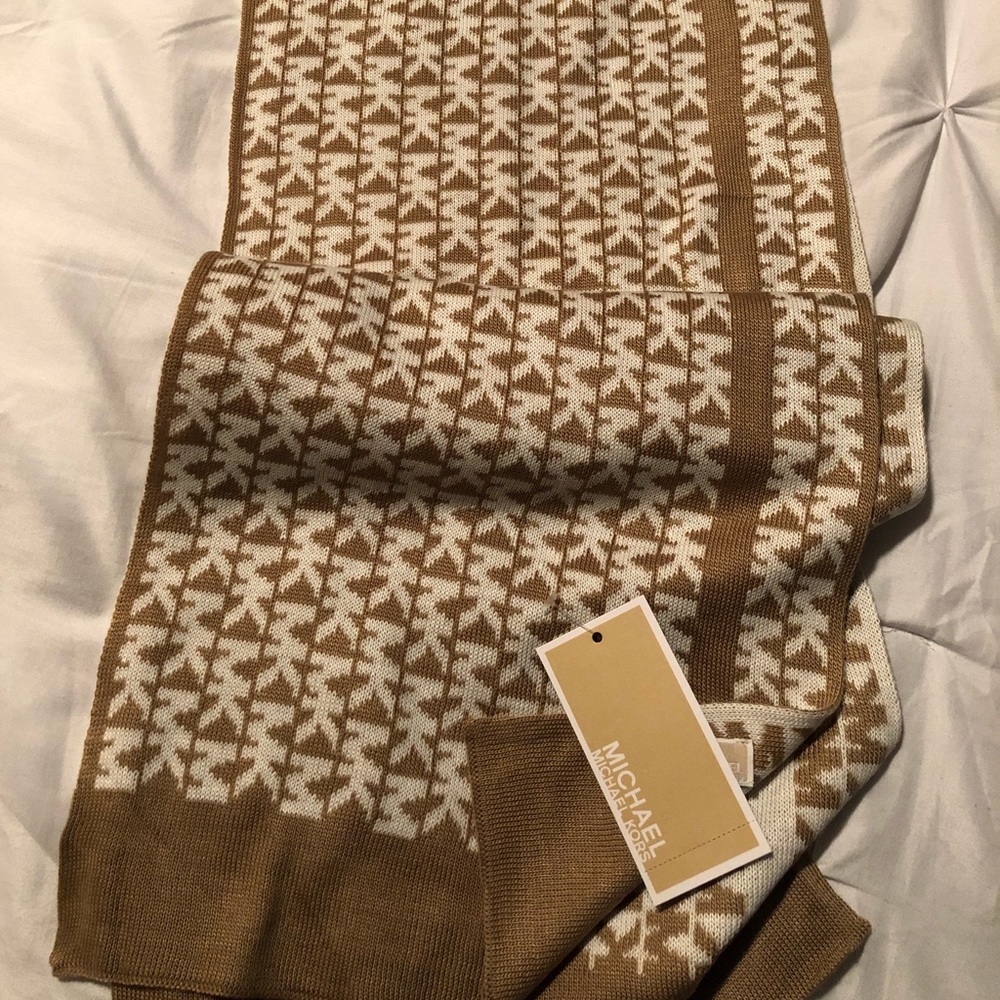 NWT Michael Kors Scarf